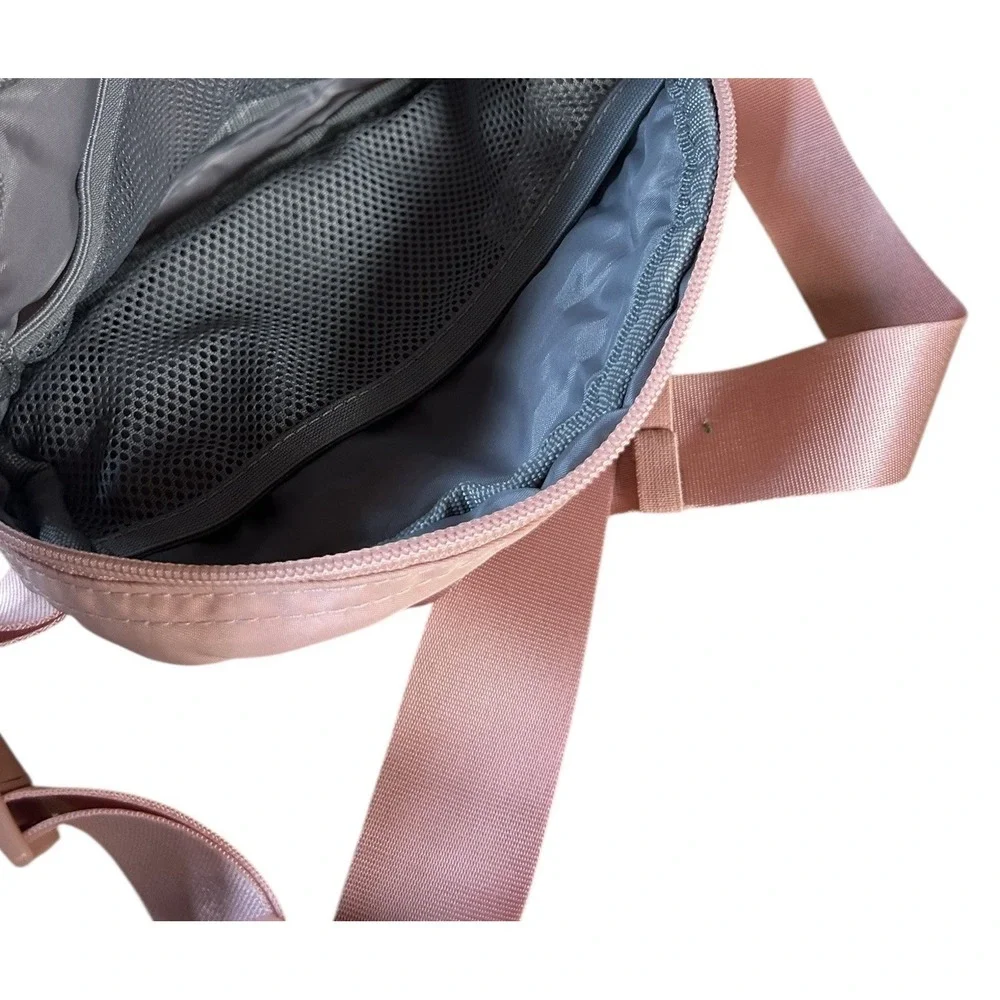 Gaiam Pink Fanny Pack Belt‎ Bag Side Waist Pouch Adjustable Strap Preowned Gym